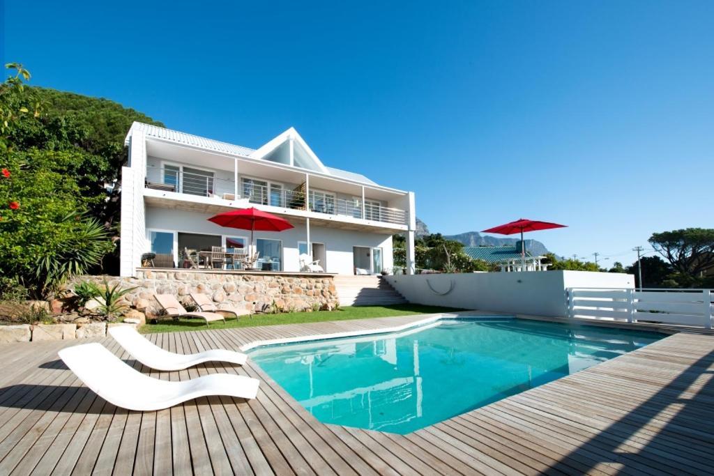 Camps Bay Loft With Stunning Mountain And Ocean Views Apartment Cape Town Bagian luar foto